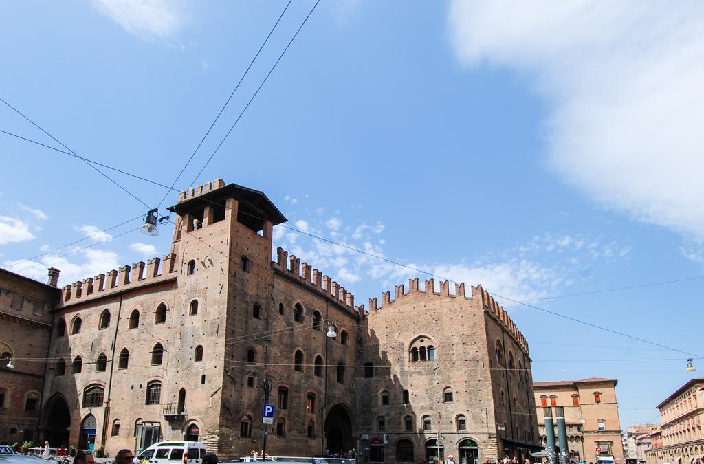 Ur-Nest Piazza Maggiore Bologna Room photo
